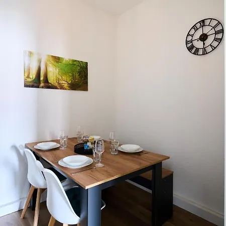 Апартаменты Sali-homes/weitblick Apartment/4pax/modern Ausgestattet /mit Kueche Маркранштедт